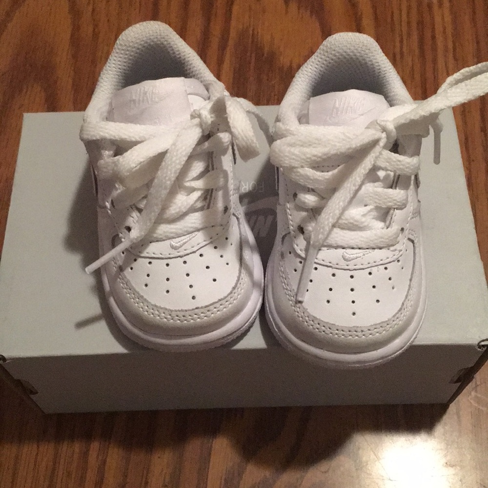 brand new pair of white AF1 baby/toddler size 2C